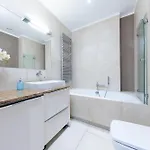 Apartment W Sky Tower