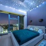 W Sky Tower Apartment *